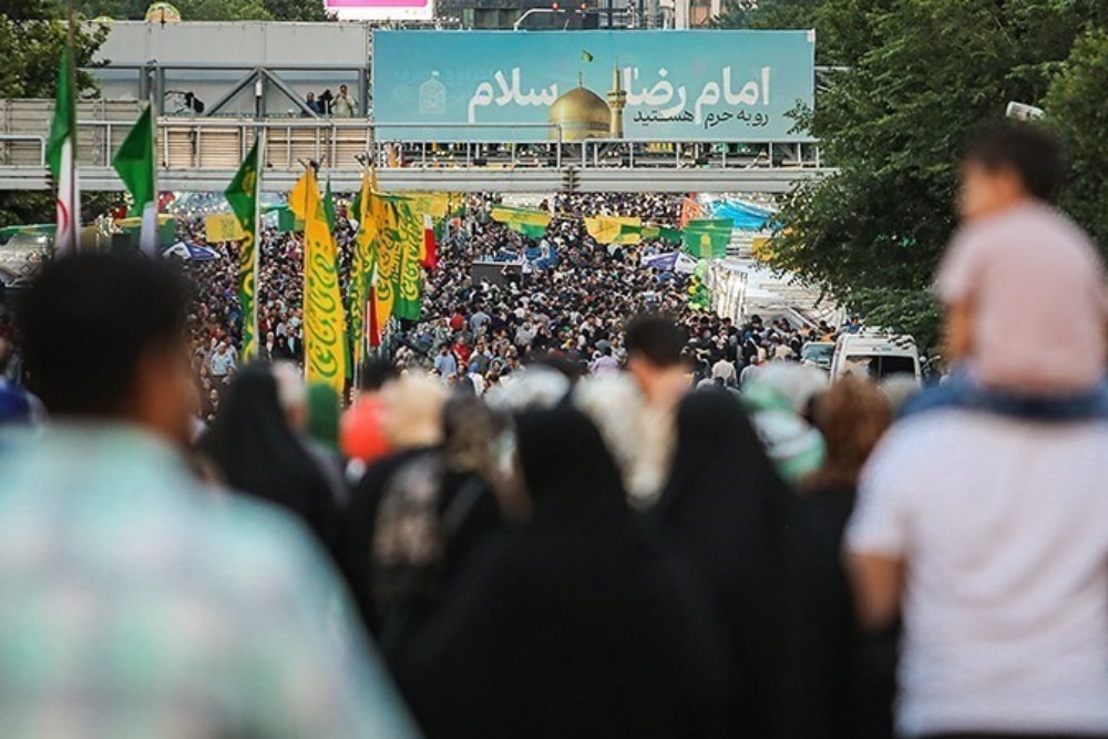 تهران غرق نور در جشن «امام رضاییها» تهران غرق نور در جشن «امام رضاییها» | دیلی فوتبال