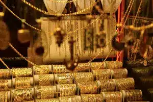 جدایی مسیر طلا از سکه؛ بازار در دو راهی قیمت | دیلی فوتبال