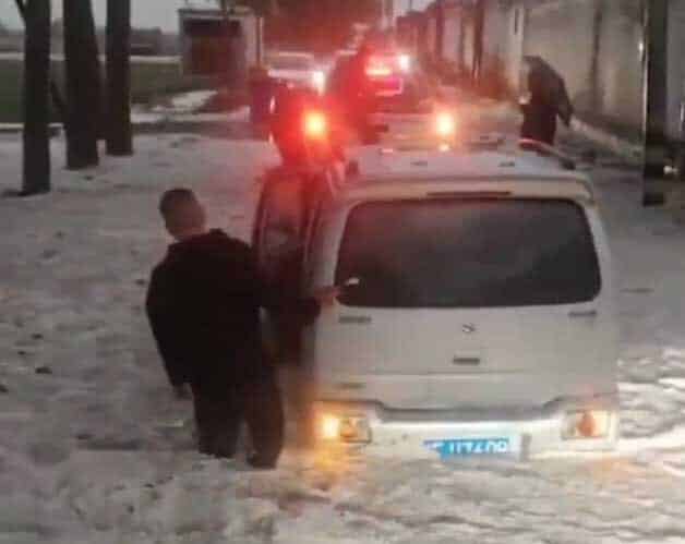 خودروها در دریای «تگرگ» دفن شدند! +ویدیو خودروها در دریای «تگرگ» دفن شدند! +ویدیو | دیلی فوتبال