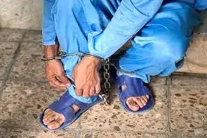 زن به خاطر شستن فرش کشته شد | دیلی فوتبال