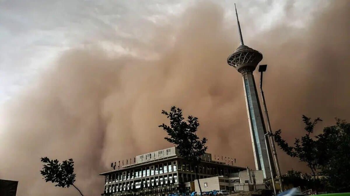 طوفان شدید دست از سر تهران برنمی‌دارد/ بارش باران و گردوخاک در راه است +هواشناسی فردا | دیلی فوتبال
