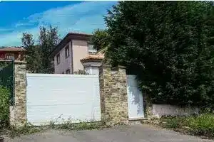 کودکان از جهنم نجات یافتند؛ پایان تلخ خانه وحشت زن و شوهر شکنجه‌گر | دیلی فوتبال