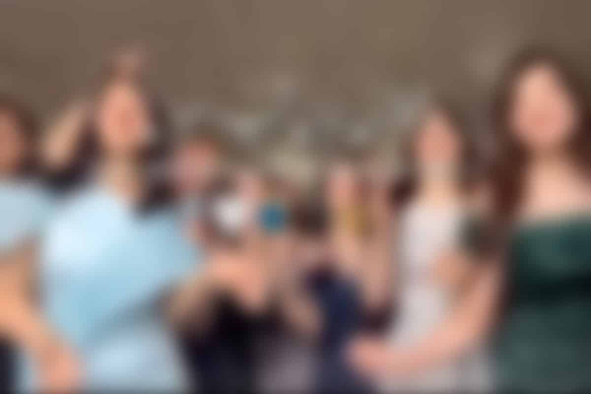 فیلم| اینجا لاس وگاس نیست؛ برگزاری شوی لباس شب و عروس در هنرستان دخترانه فیلم| اینجا لاس وگاس نیست؛ برگزاری شوی لباس شب و عروس در هنرستان دخترانه | دیلی فوتبال