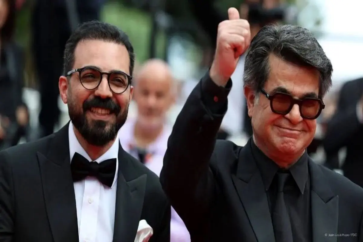 عکس| استقبال سرد از جعفر پناهی در فرودگاه عکس| استقبال سرد از جعفر پناهی در فرودگاه | دیلی فوتبال