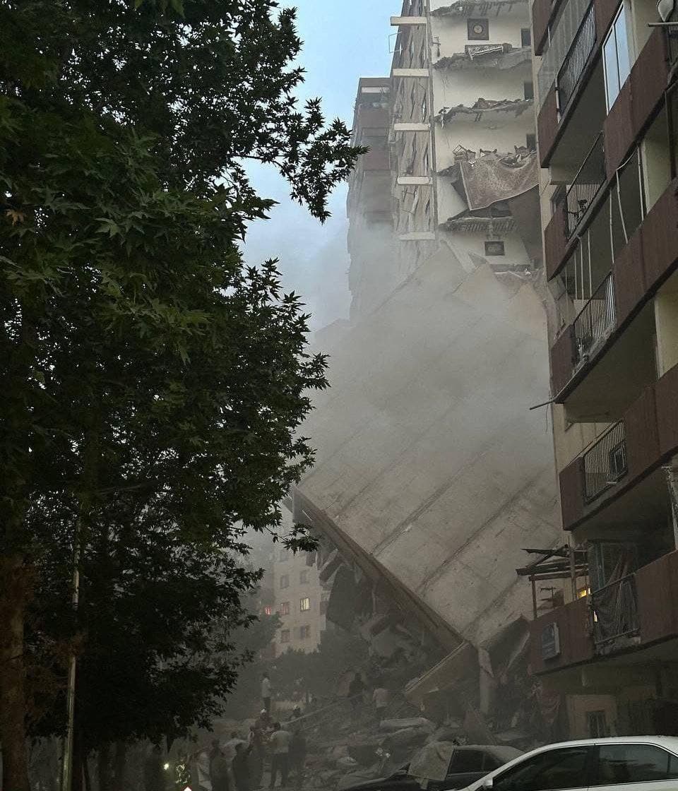 عکس| سقوط یک خانه مسکونی در پی حمله رژیم صهیونیستی به تهران | دیلی فوتبال