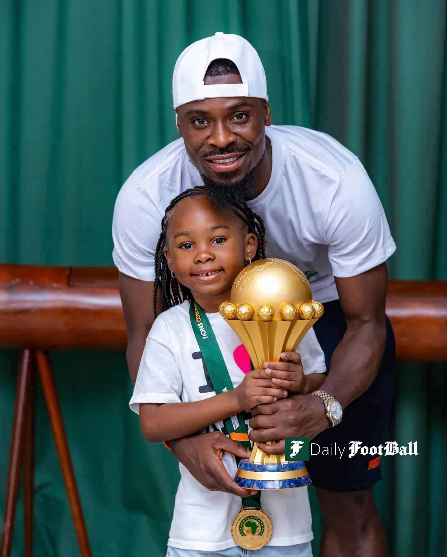 عکس سرژ اوریه و دخترش نچا