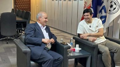 عکس| دیدار سردار آزمون با مهدی تاج پس از بازگشت به تیم ملی ایران | دیلی فوتبال